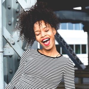 Meet your Posher, Demi